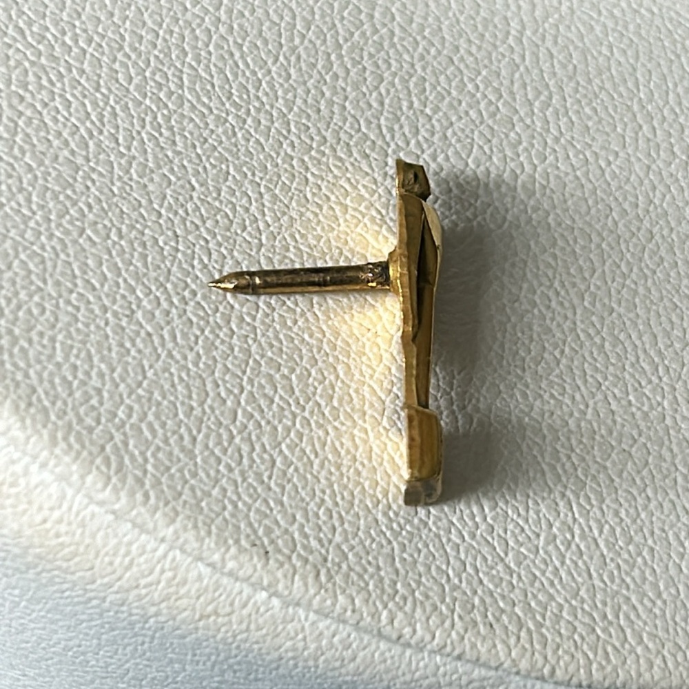 10k Vintage Man Figure Lapel Pin - image 5